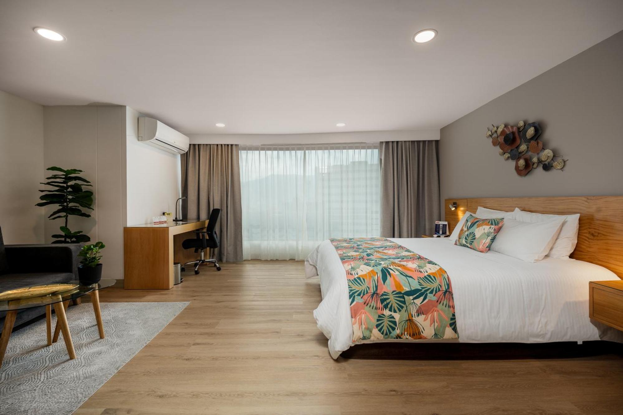Leblon Suites Hotel Medellín Dış mekan fotoğraf