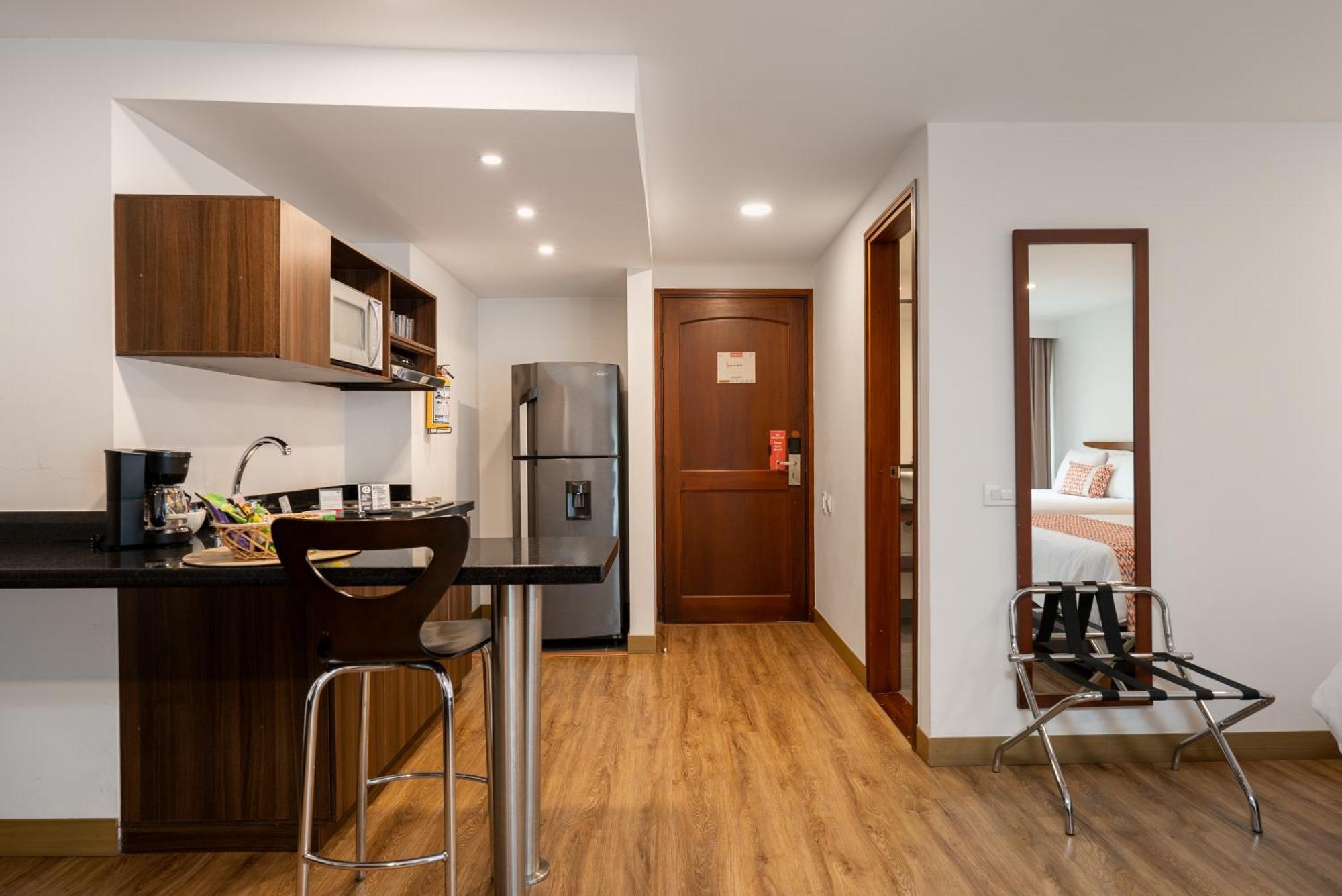 Leblon Suites Hotel Medellín Dış mekan fotoğraf