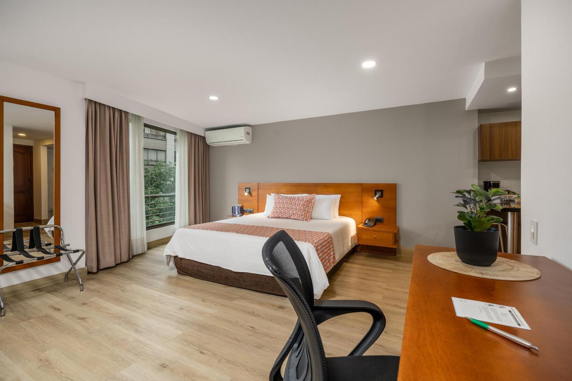 Leblon Suites Hotel Medellín Dış mekan fotoğraf