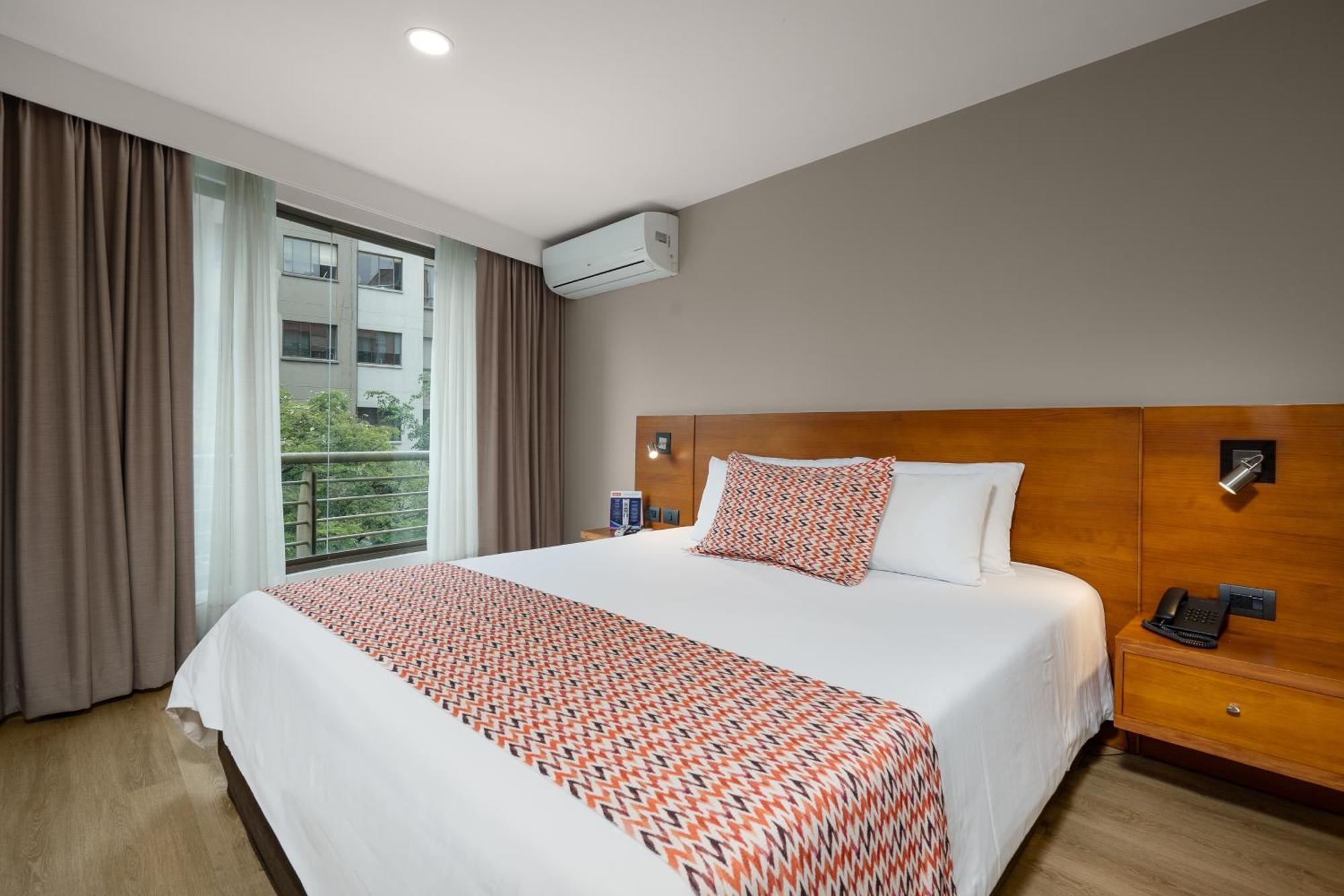 Leblon Suites Hotel Medellín Dış mekan fotoğraf